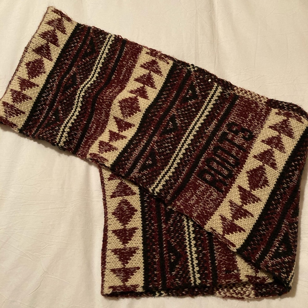 ROOTS winter infinity scarf